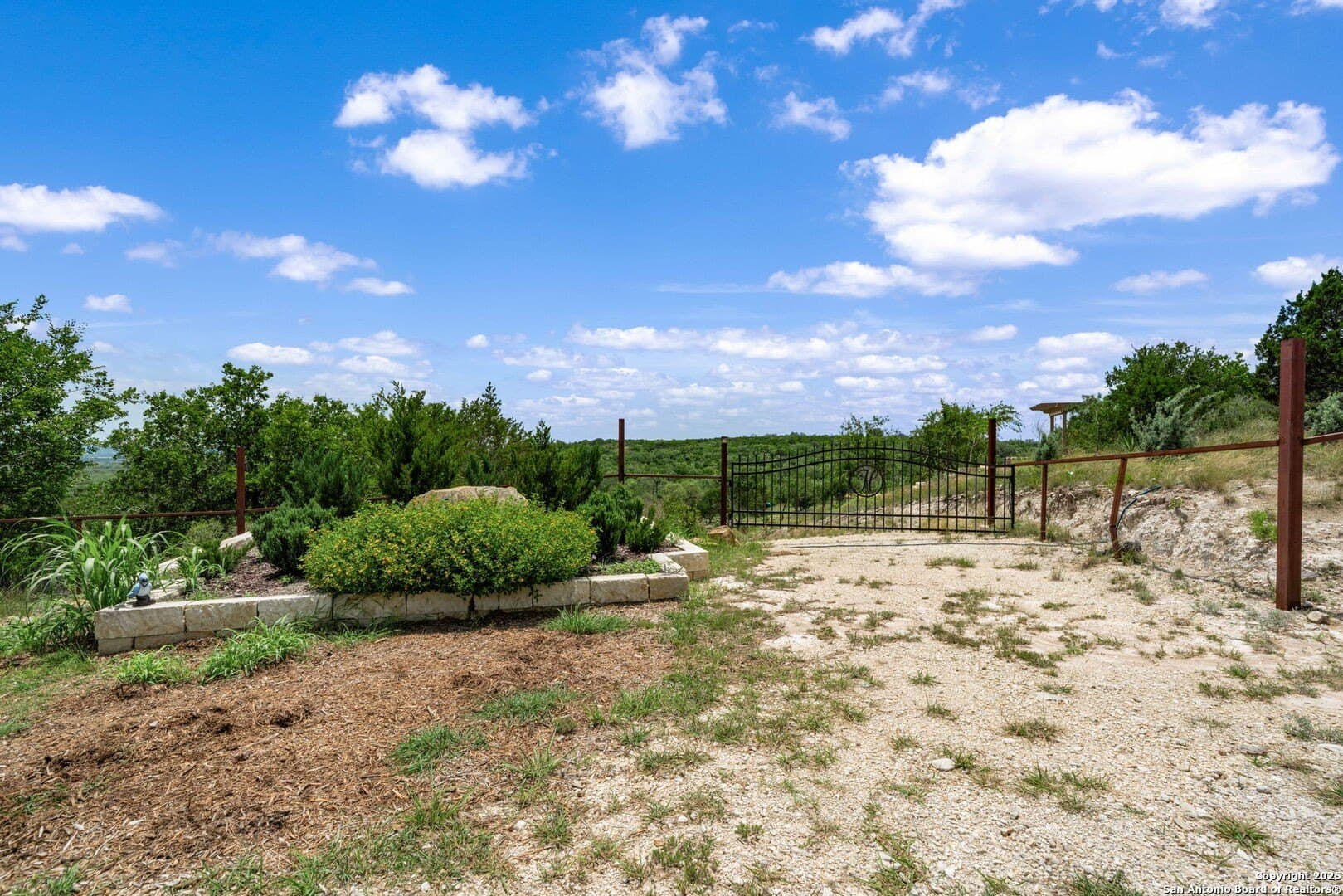 2.2 acres in Medina County gallery image 3