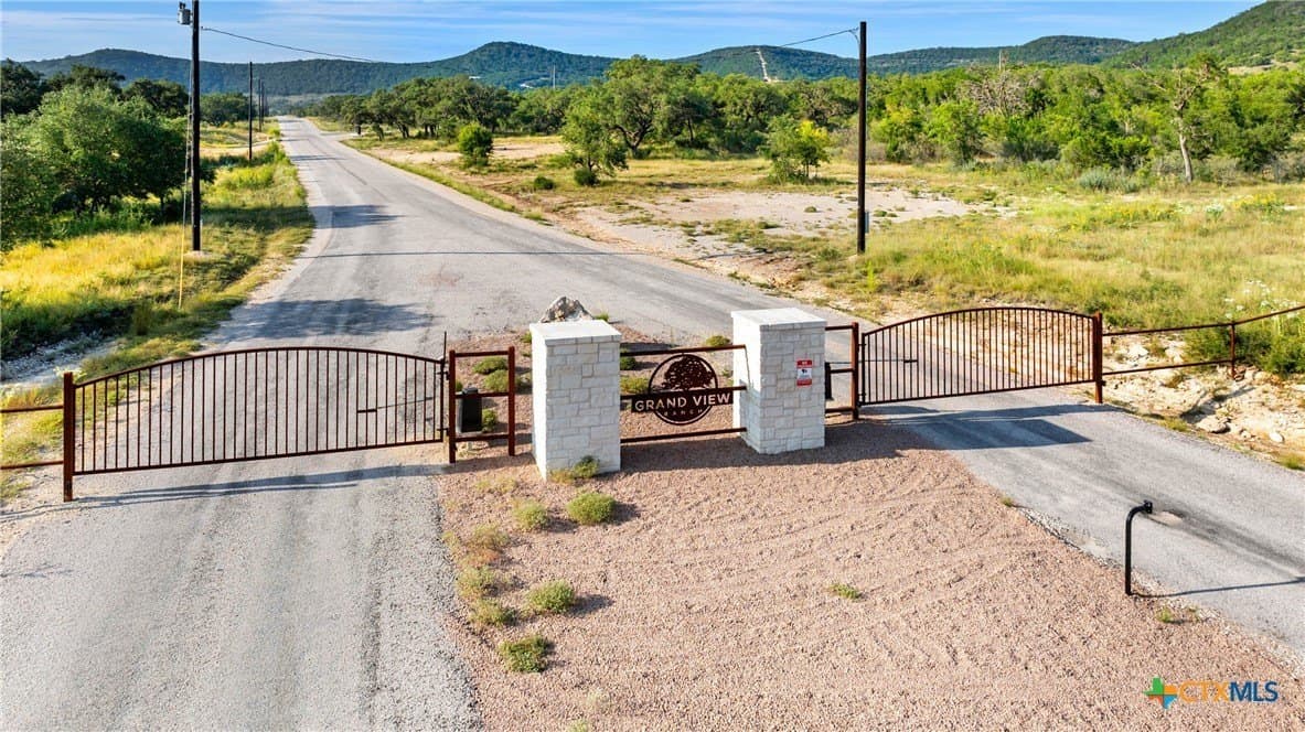10.14 acres in Bandera County