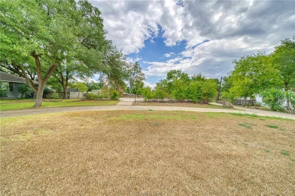 0.7 acres in Madison County gallery image 3