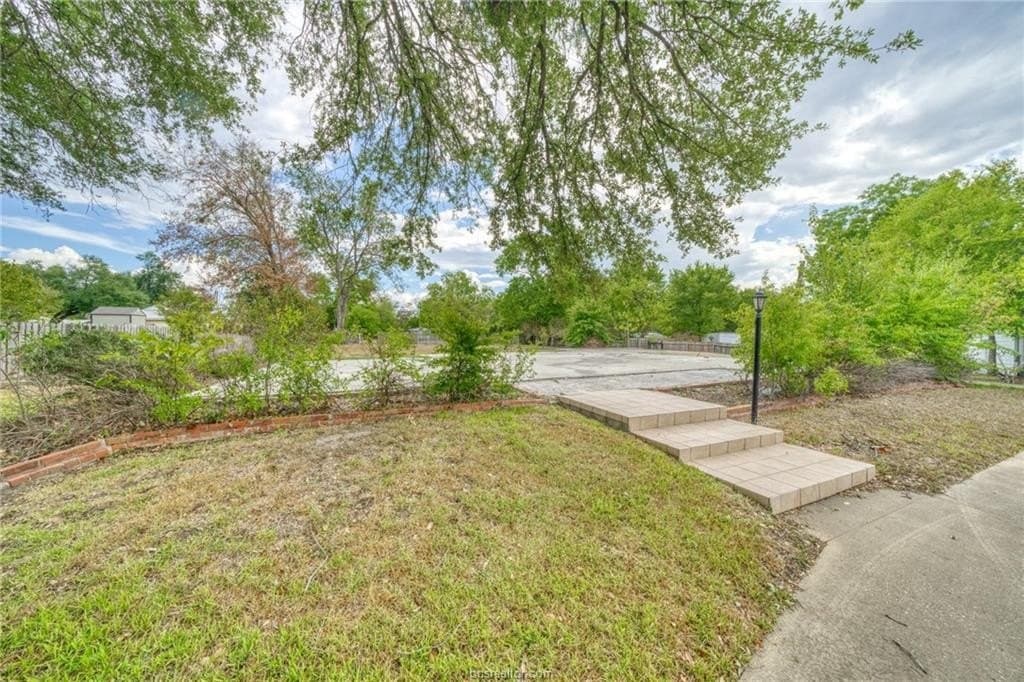 0.7 acres in Madison County gallery image 4