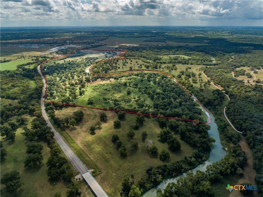 140 acres in DeWitt County - photo 9