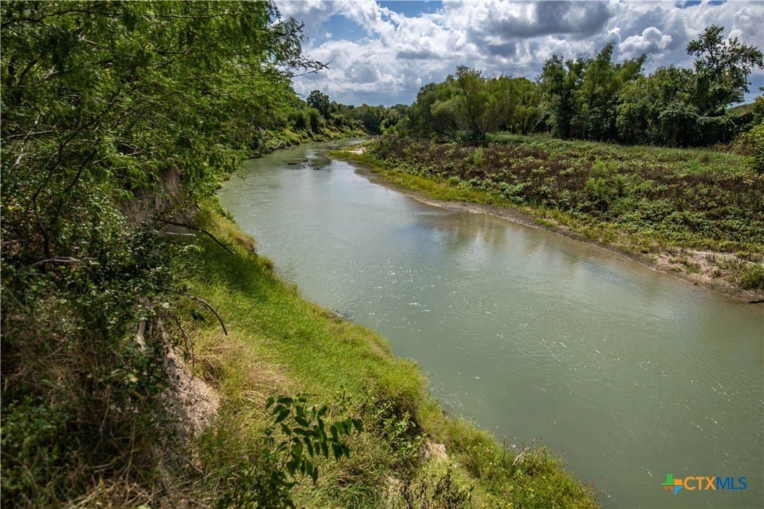 140 acres in DeWitt County - photo 18