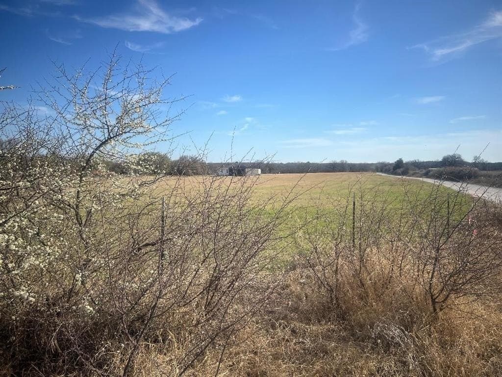 3.81 acres in Tarrant County gallery image 3