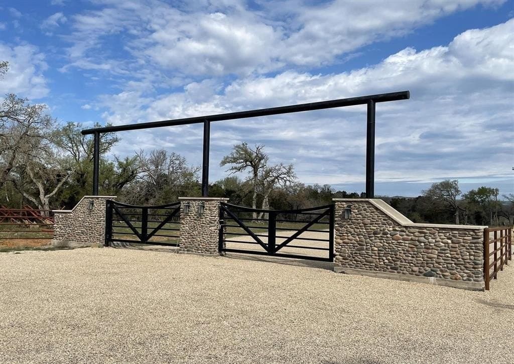 5.69 acres in Palo Pinto County gallery image 3