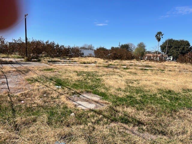 0.98 acres in Nueces County - photo 7