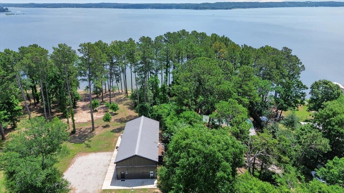 26.05 acres in Henderson County - photo 3
