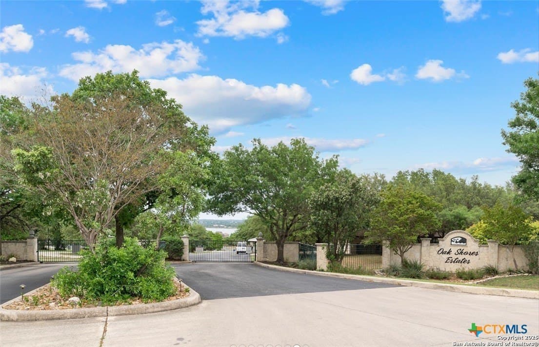 0.84 acres in Comal County gallery image 2