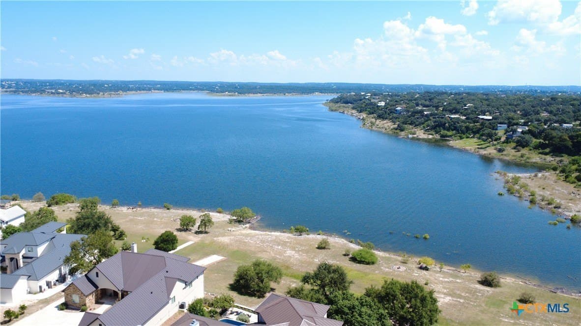 0.84 acres in Comal County - photo 4