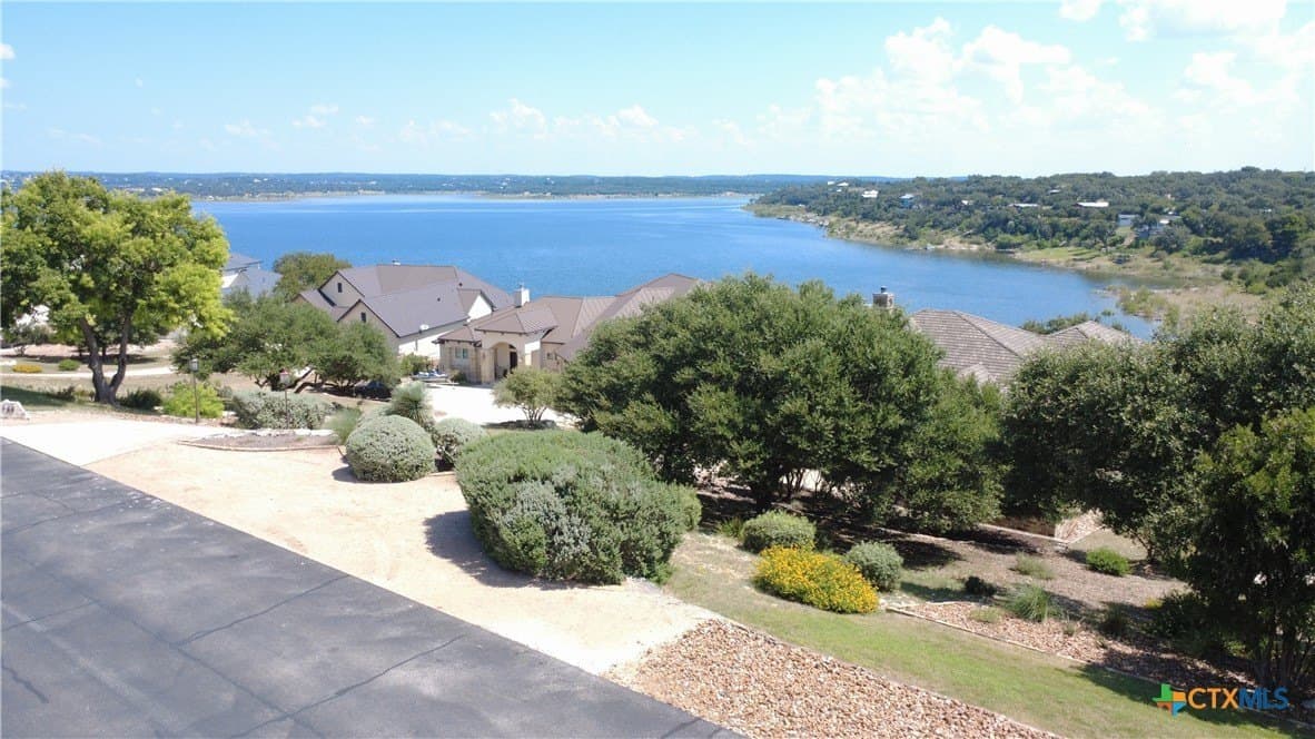 0.84 acres in Comal County - photo 3