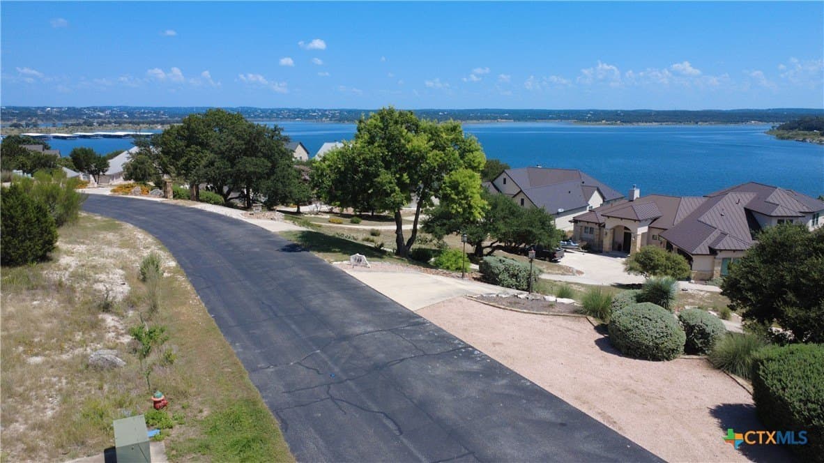 0.84 acres in Comal County - photo 20