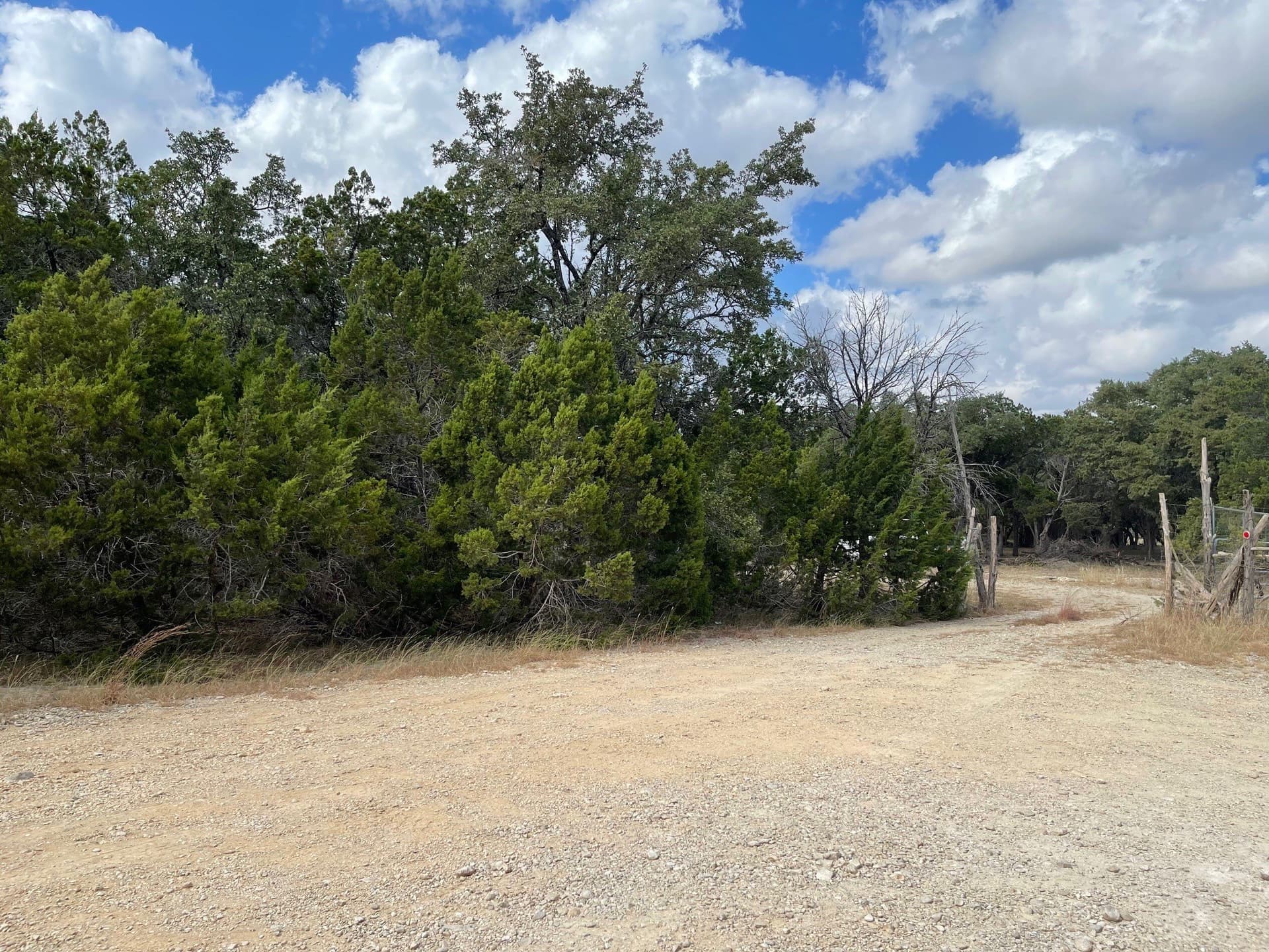 1.02 acres in Bandera County gallery image 4