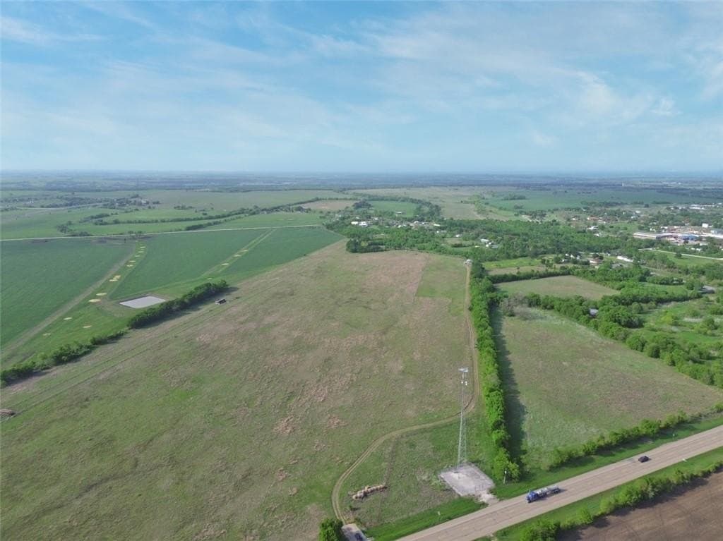 10 acres in Falls County gallery image 3