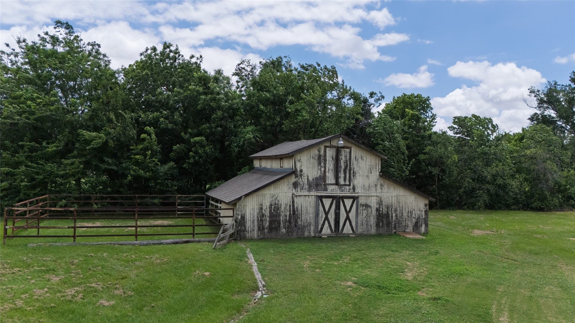 4.71 acres in Tarrant County - photo 6