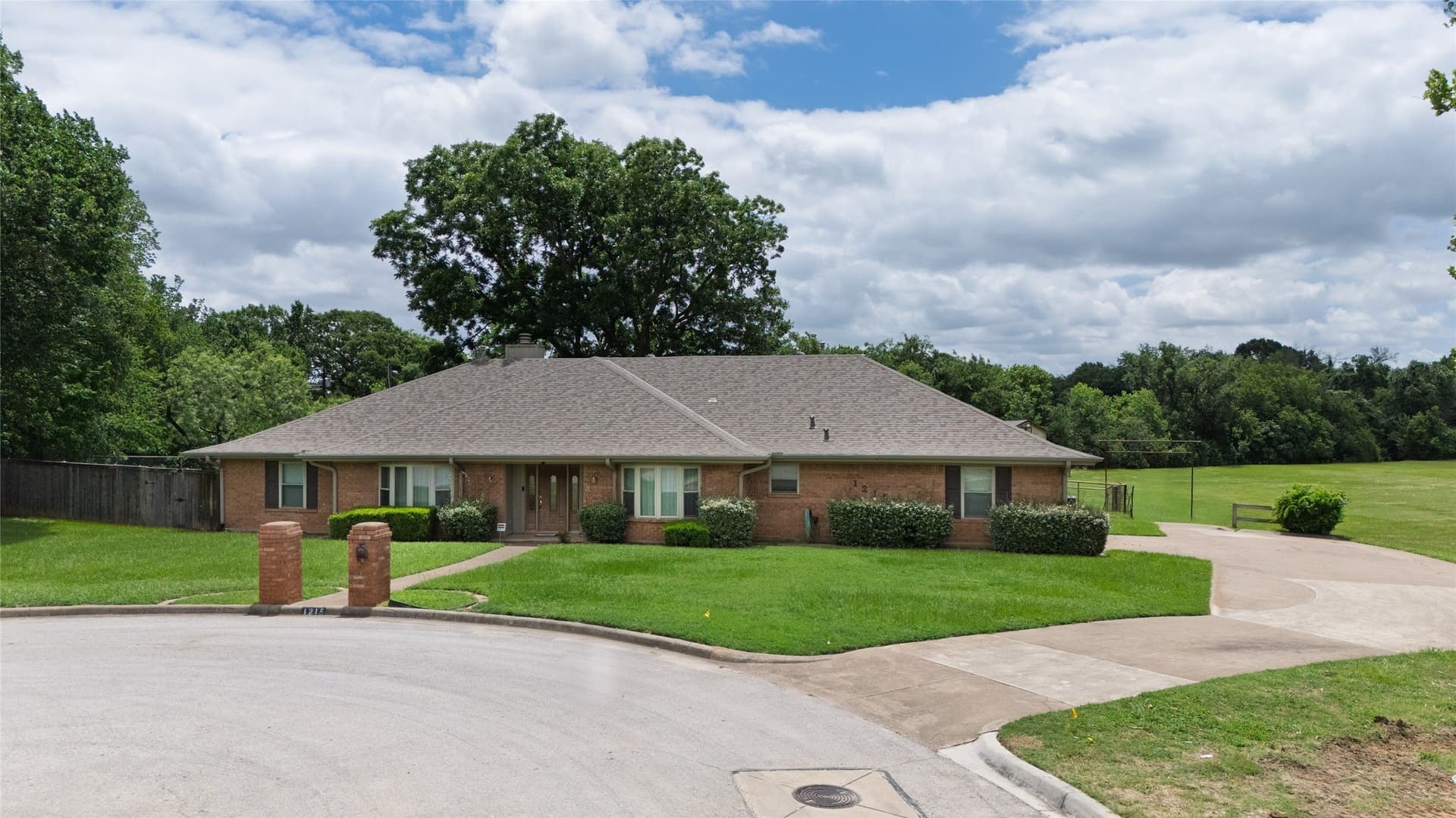 4.71 acres in Tarrant County gallery image 3