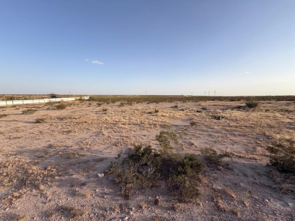 2 acres in Crane County
