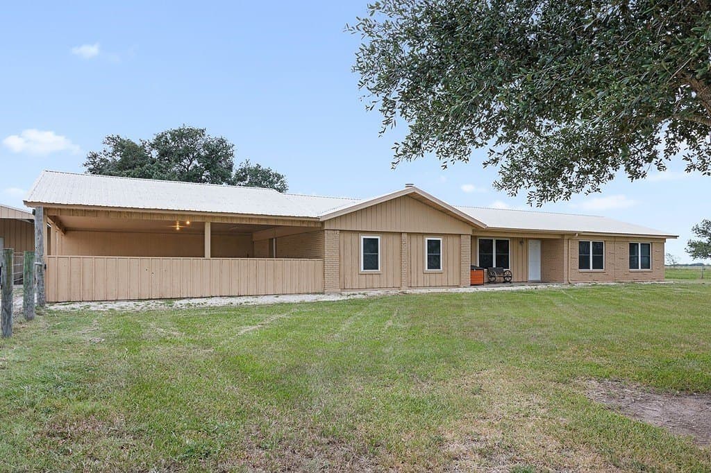 30 acres in Lavaca County - photo 2