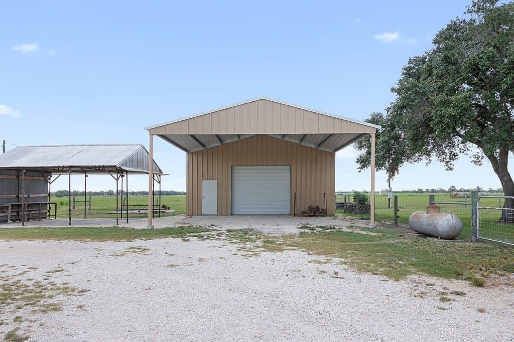 30 acres in Lavaca County - photo 4