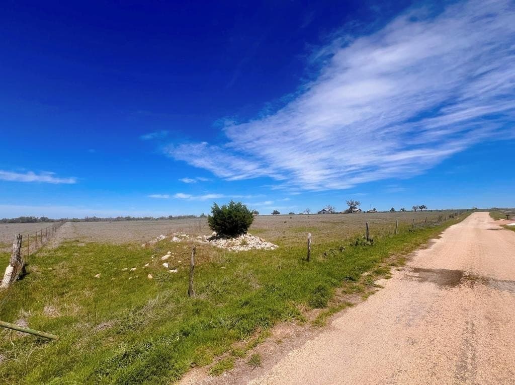 15.2 acres in Gillespie County - photo 2