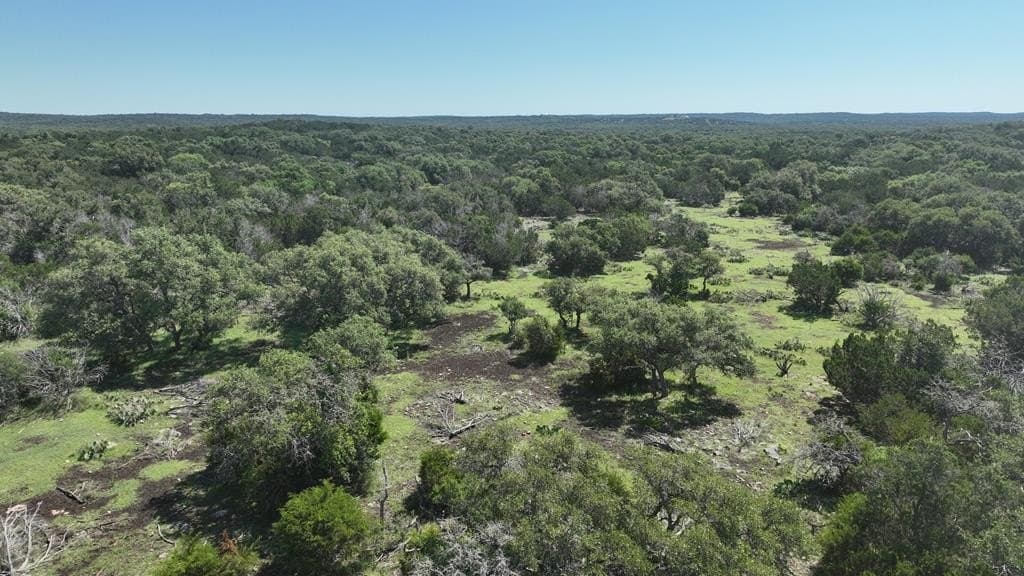 215.93 acres in Edwards County - photo 12