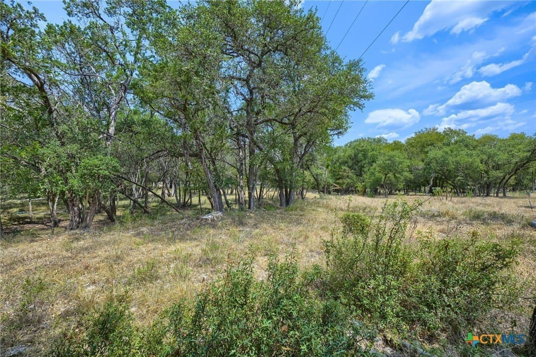 6 acres in Hays County