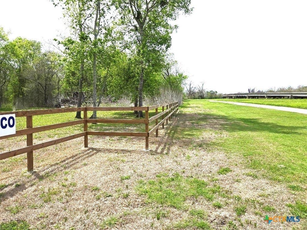 5.51 acres in Victoria County gallery image 3