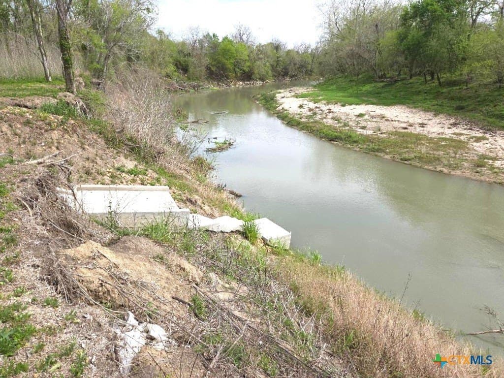 5.51 acres in Victoria County - photo 21