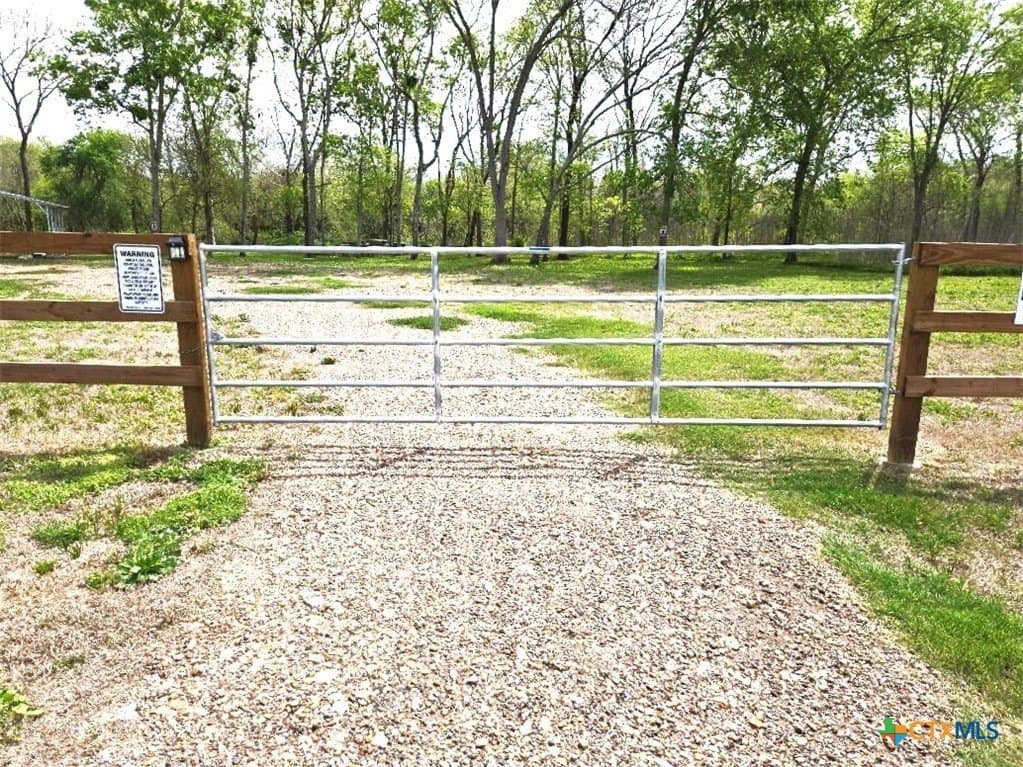 5.51 acres in Victoria County gallery image 4