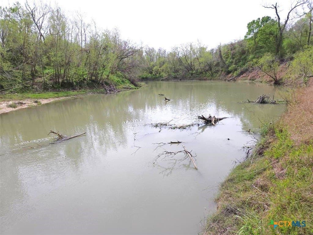 5.51 acres in Victoria County - photo 11