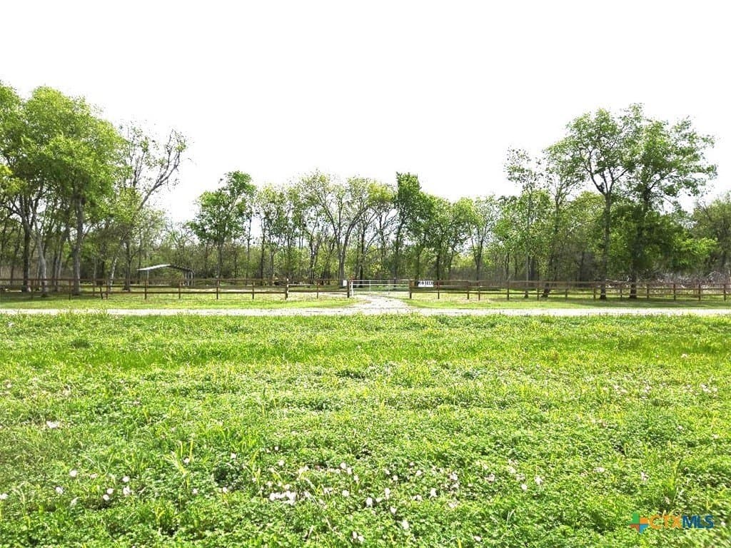 5.51 acres in Victoria County gallery image 2