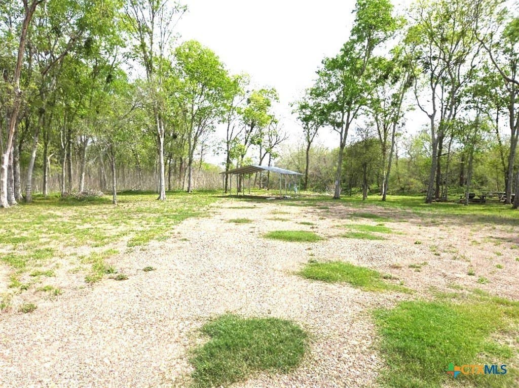 5.51 acres in Victoria County - photo 6