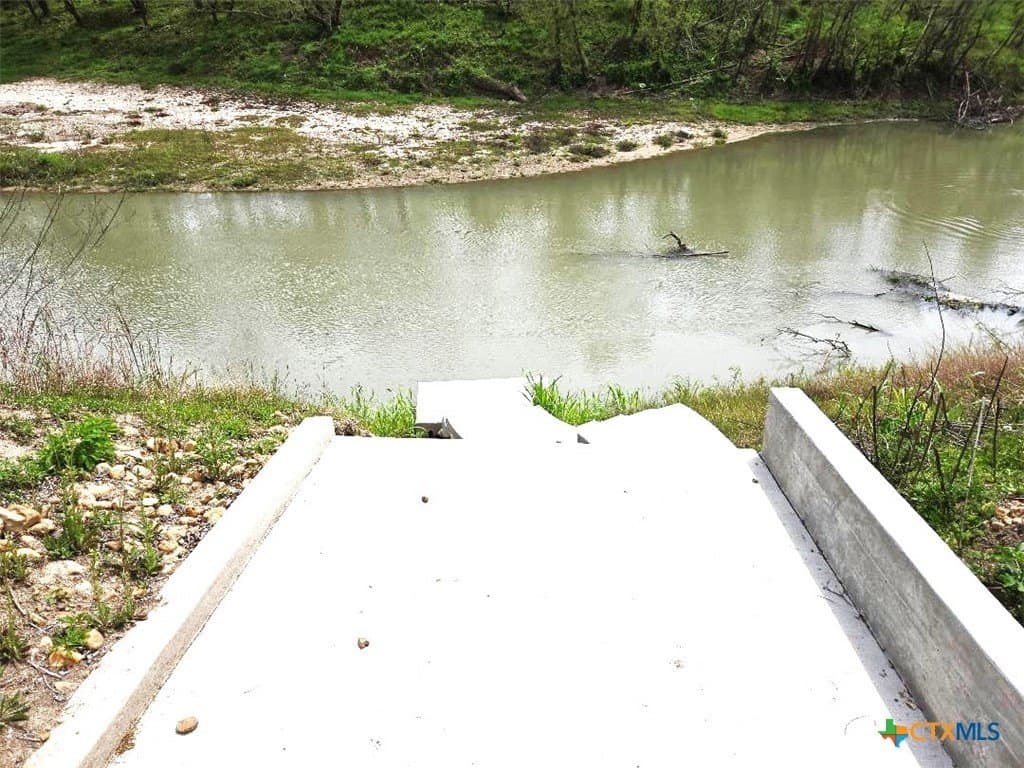 5.51 acres in Victoria County - photo 9