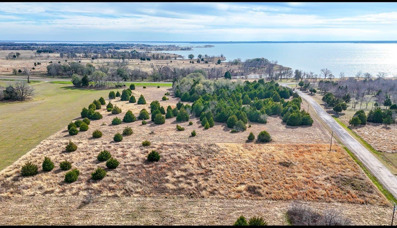 2.01 acres in Navarro County gallery image 3