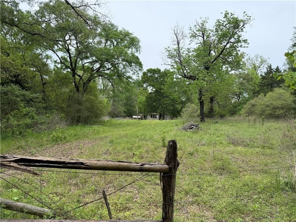 4.92 acres in Leon County - photo 2