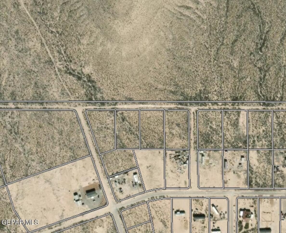 1.07 acres in El Paso County gallery image 3