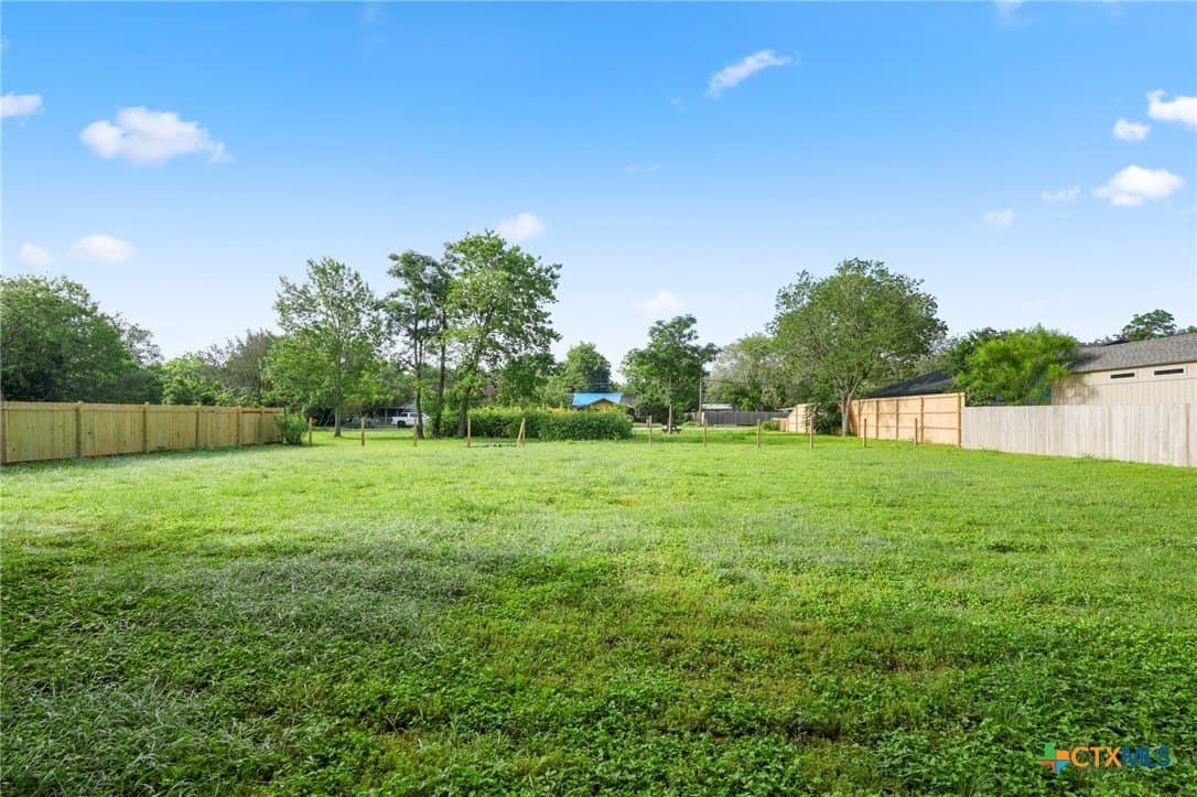0.48 acres in Caldwell County - photo 10