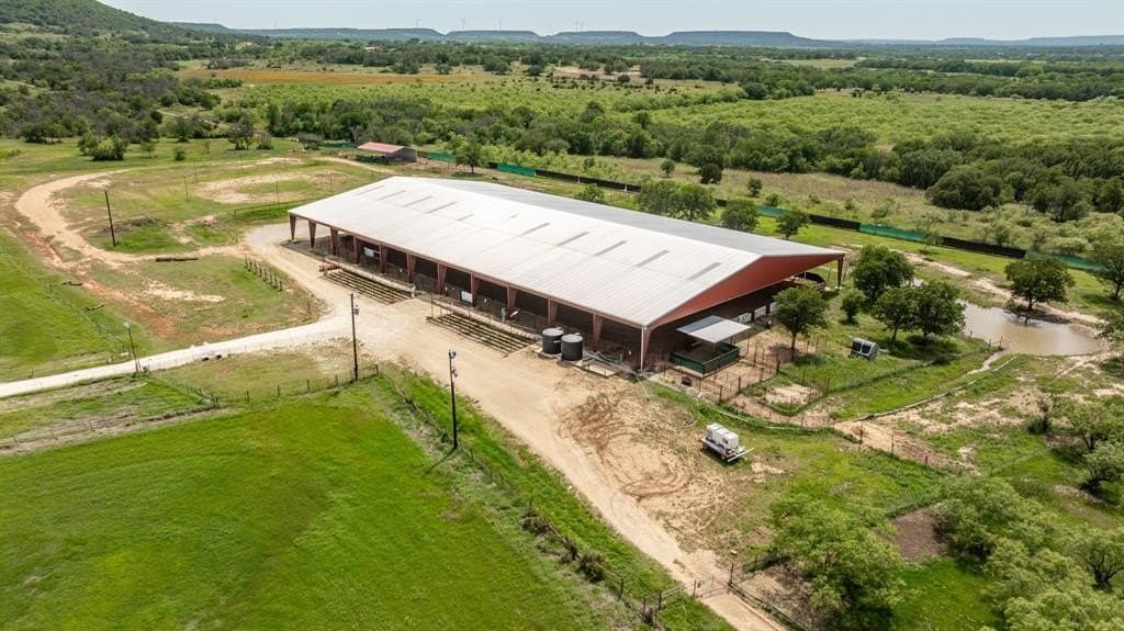 16 acres in Comanche County