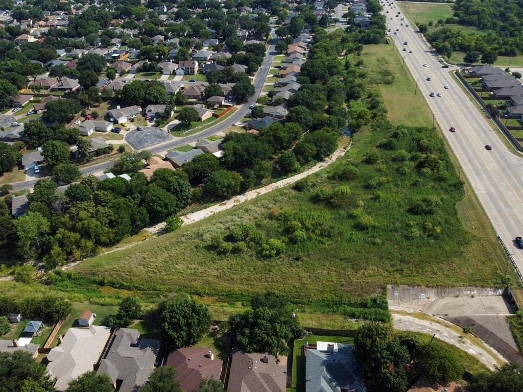7.68 acres in Tarrant County gallery image 2