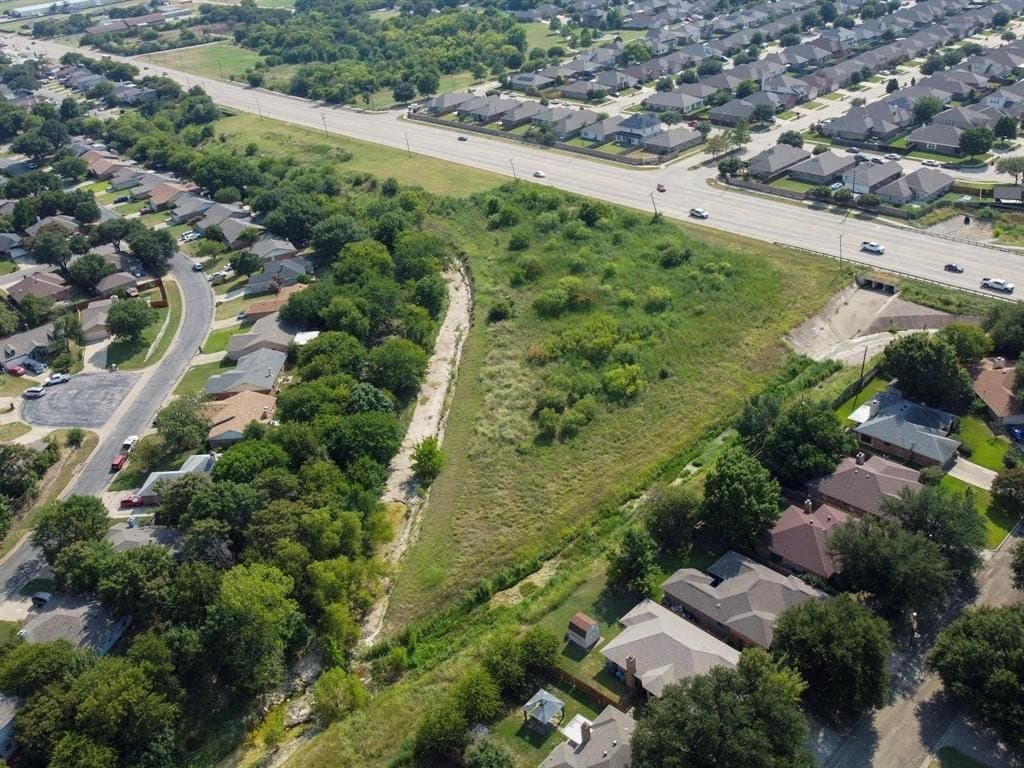 7.68 acres in Tarrant County gallery image 3
