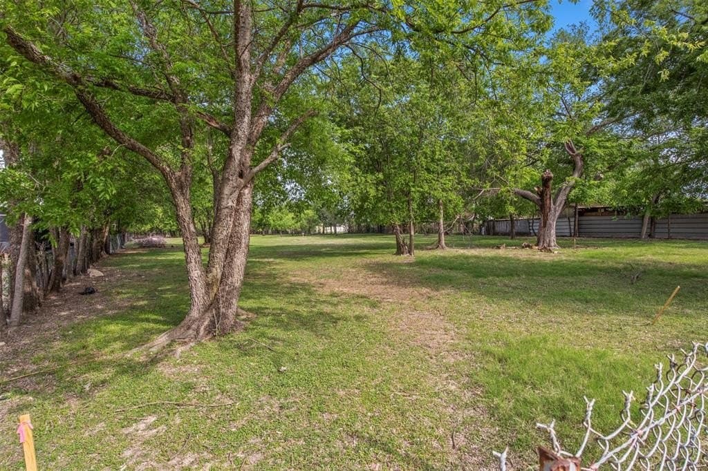 1.28 acres in Dallas County featured view
