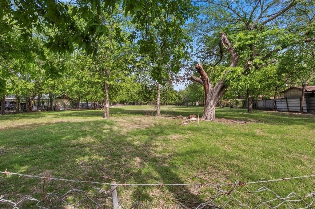 1.28 acres in Dallas County gallery image 4