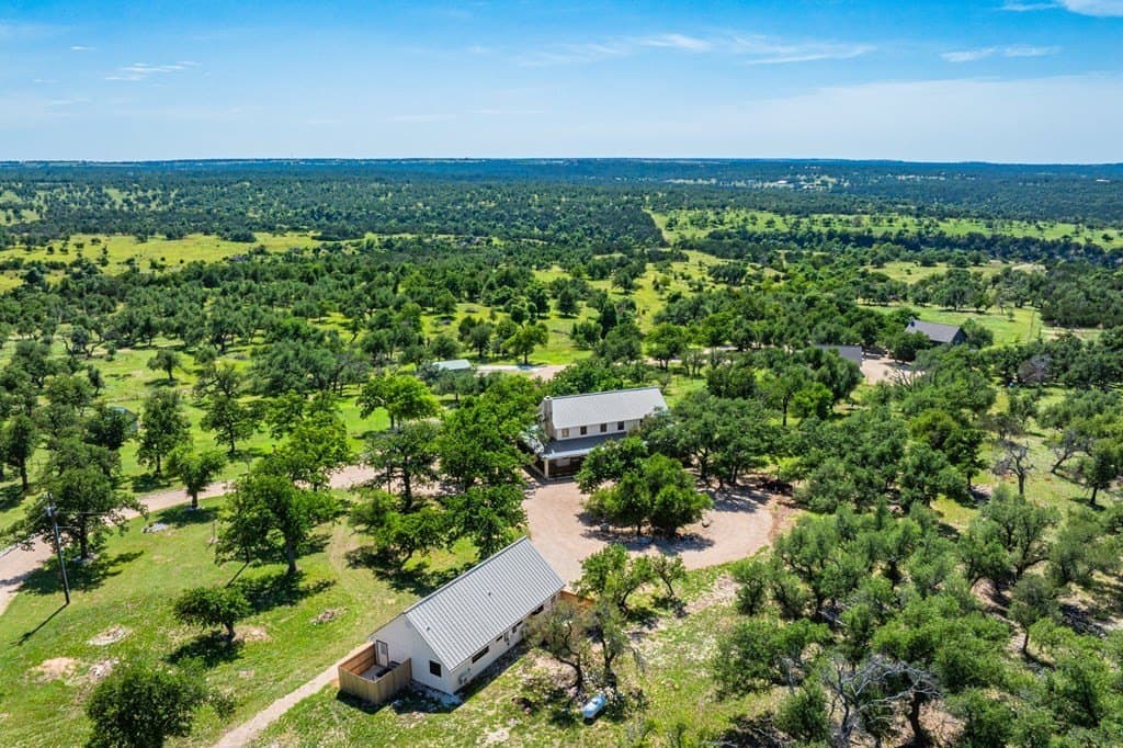 10.05 acres in Gillespie County gallery image 3