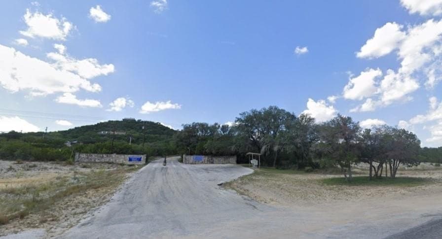 0.52 acres in Bandera County gallery image 2