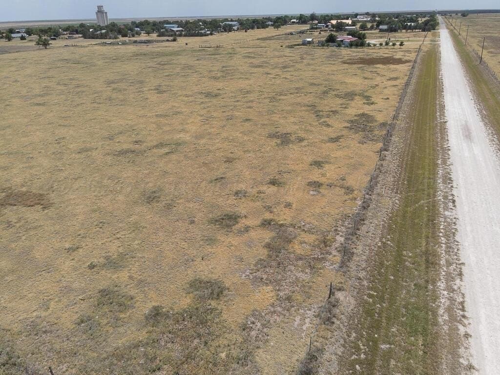 15.53 acres in Hansford County - photo 44