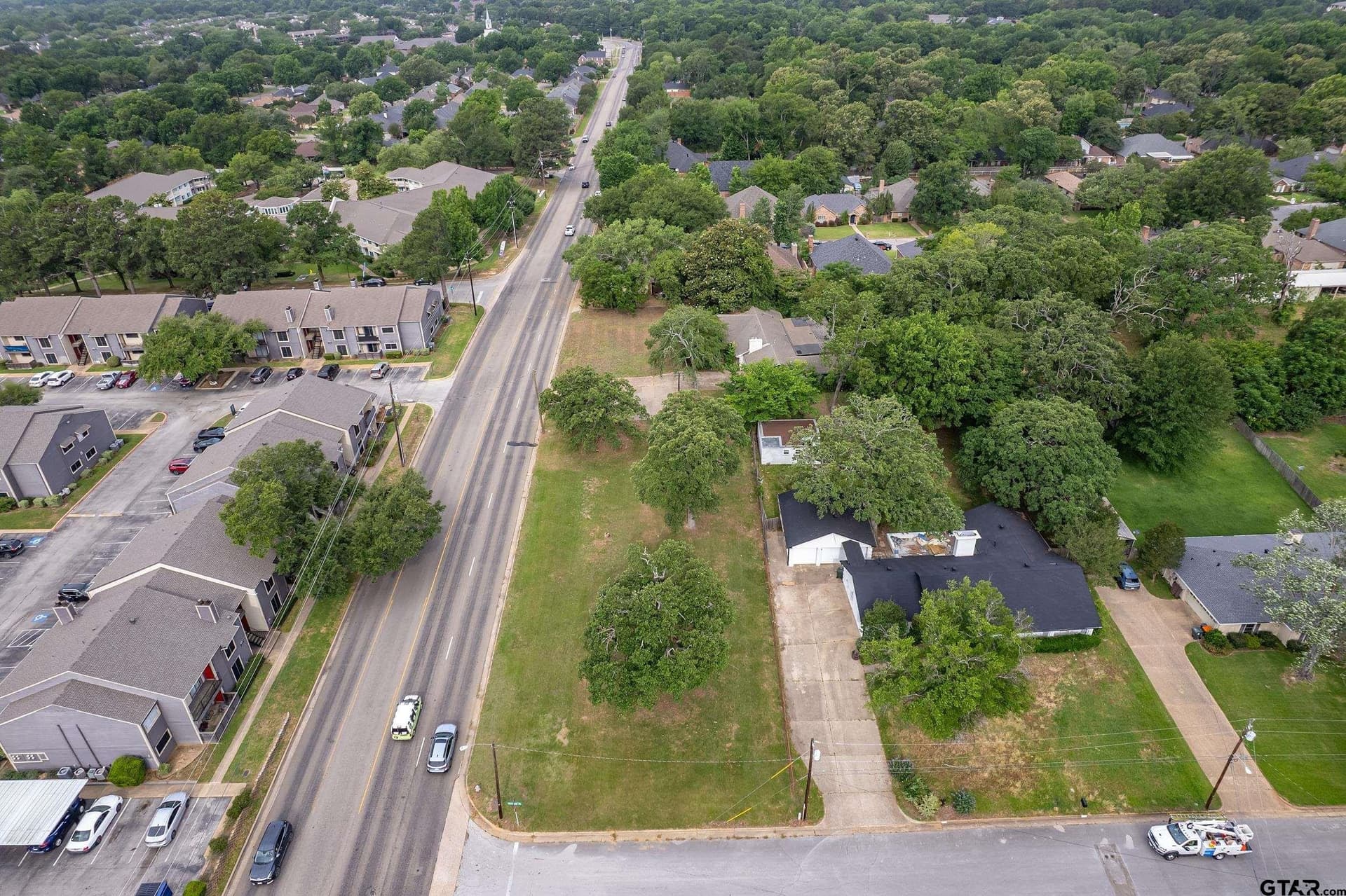 4.05 acres in Smith County gallery image 3