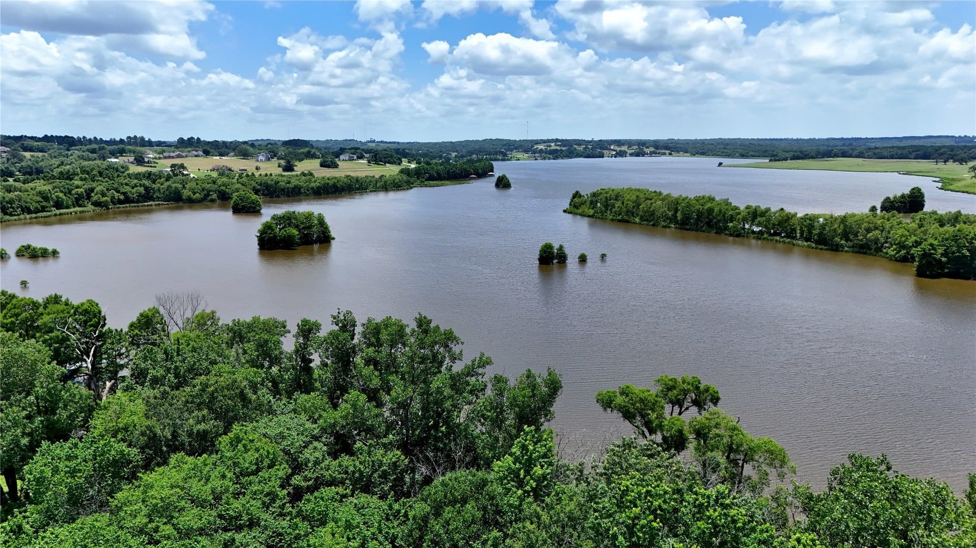 1.63 acres in Henderson County gallery image 4
