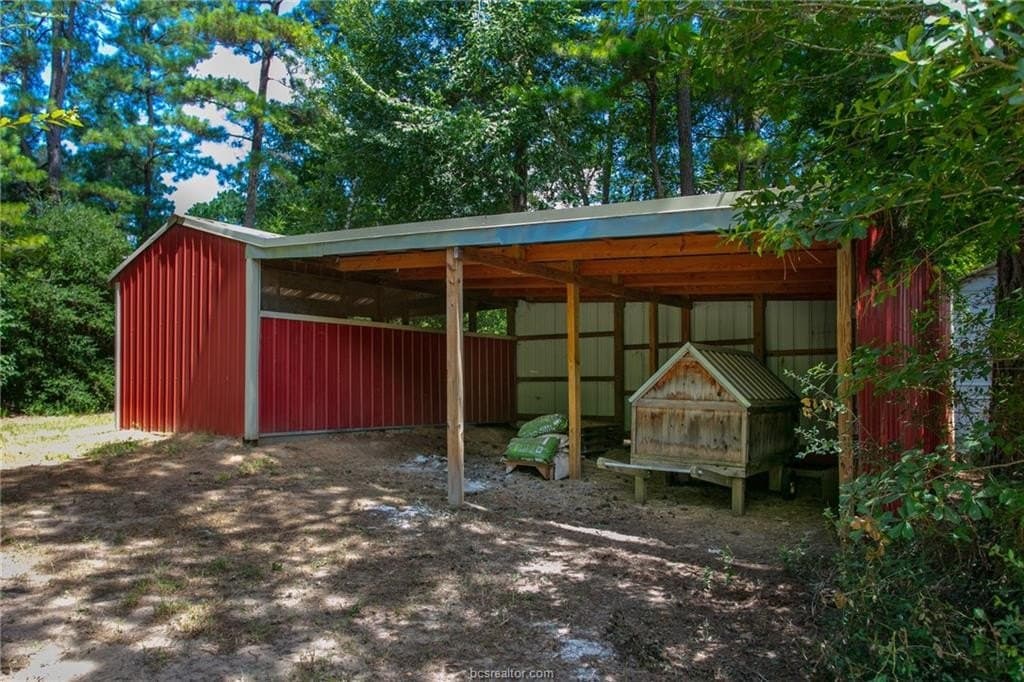 10.01 acres in Grimes County - photo 38