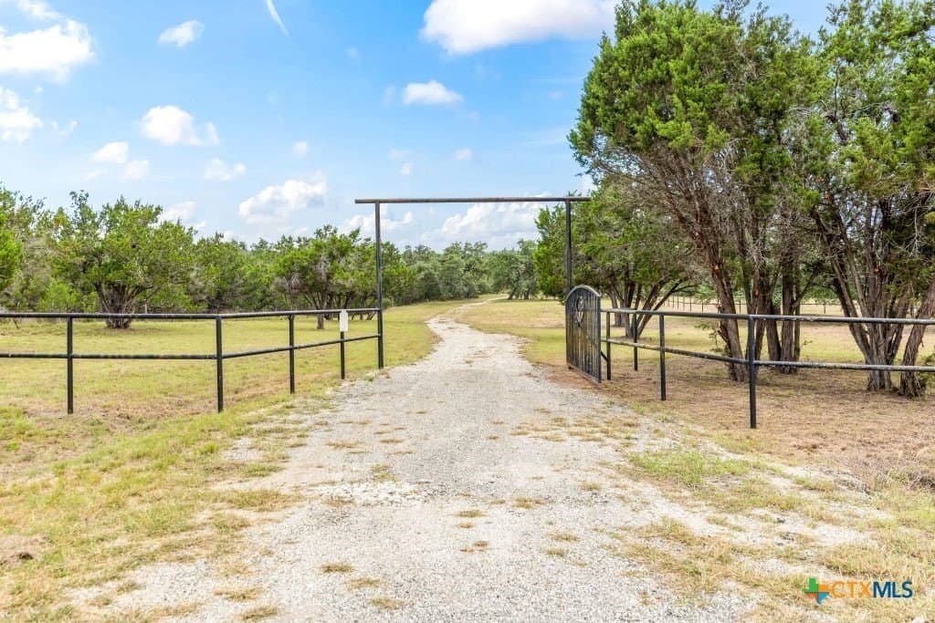 5 acres in Blanco County gallery image 2
