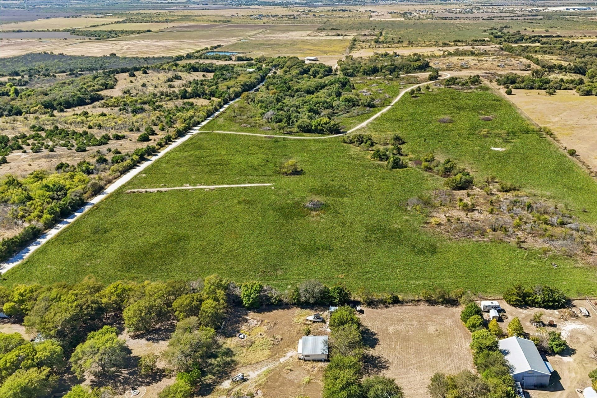 18.44 acres in Ellis County - photo 4