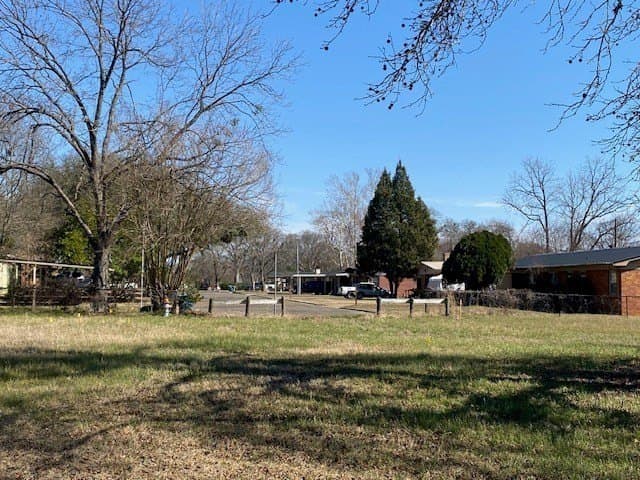 2.35 acres in Henderson County gallery image 4