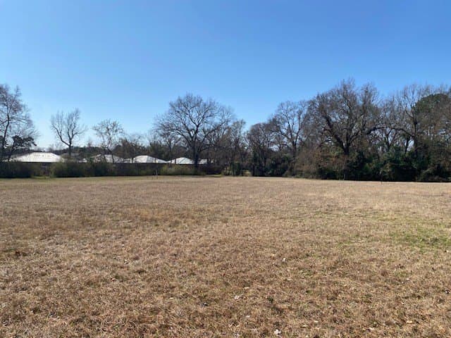 2.35 acres in Henderson County gallery image 2